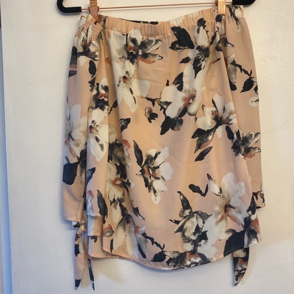 AQUA Bloomingdales Pink Floral Off Shoulder Top - Picture 2 of 5
